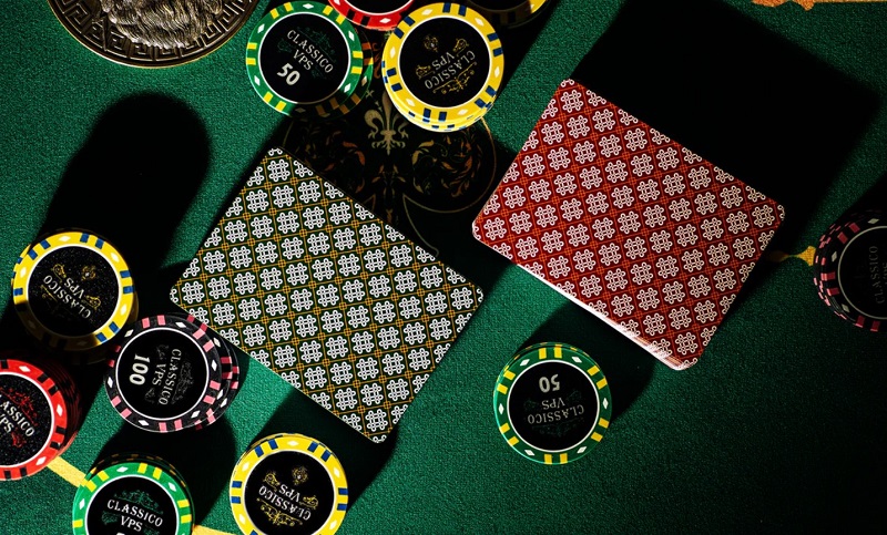 Mỗi biến thể của trò Poker có một nguyên tắc và quy định riêng trong cách thức chơi